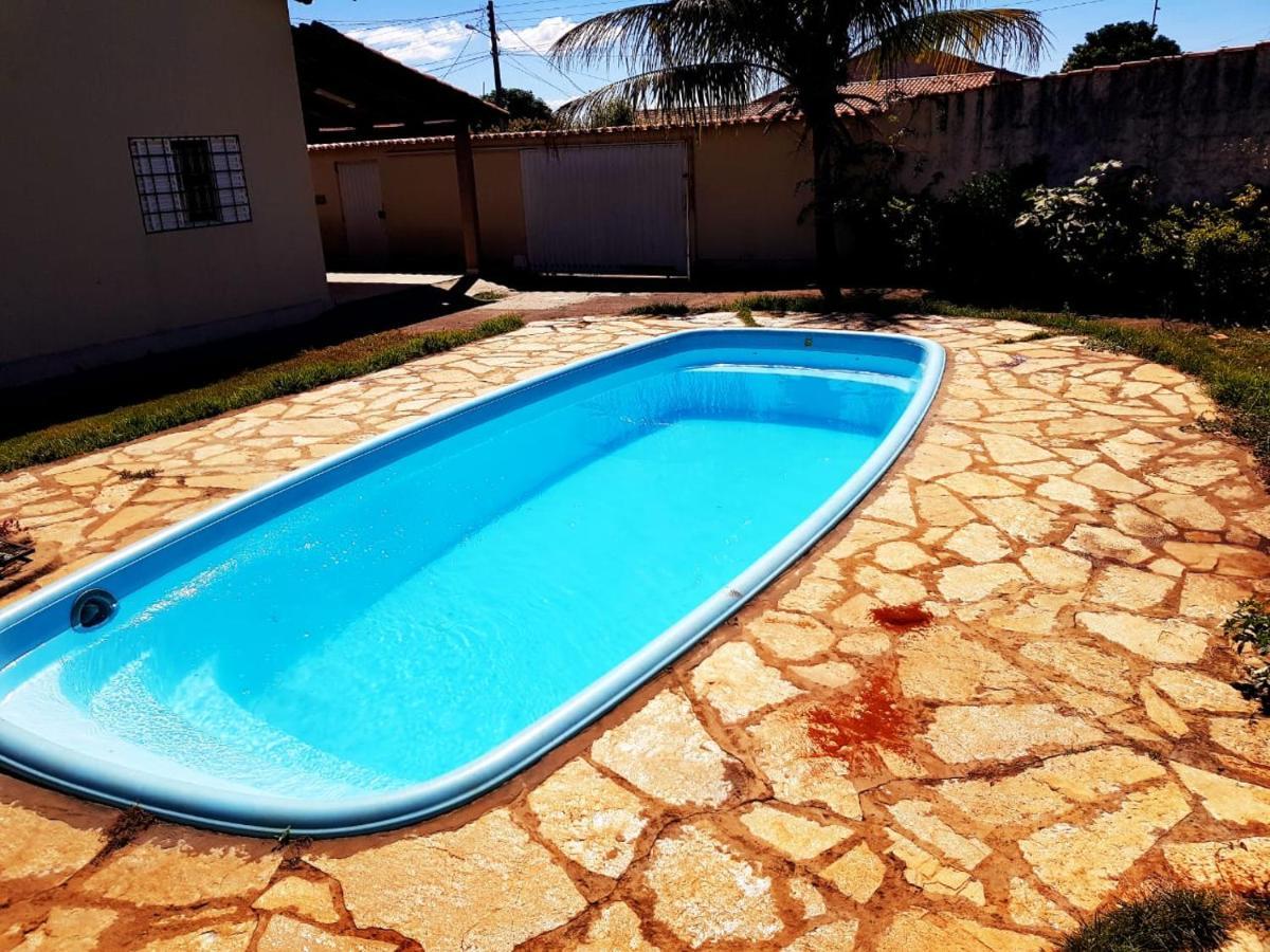 Otima Casa Caldas Novas 2 Km Do Centro Para Ate 14 Pesssoas Com Piscina Aquecida, Churrrasqueira, Wifi Esterno foto