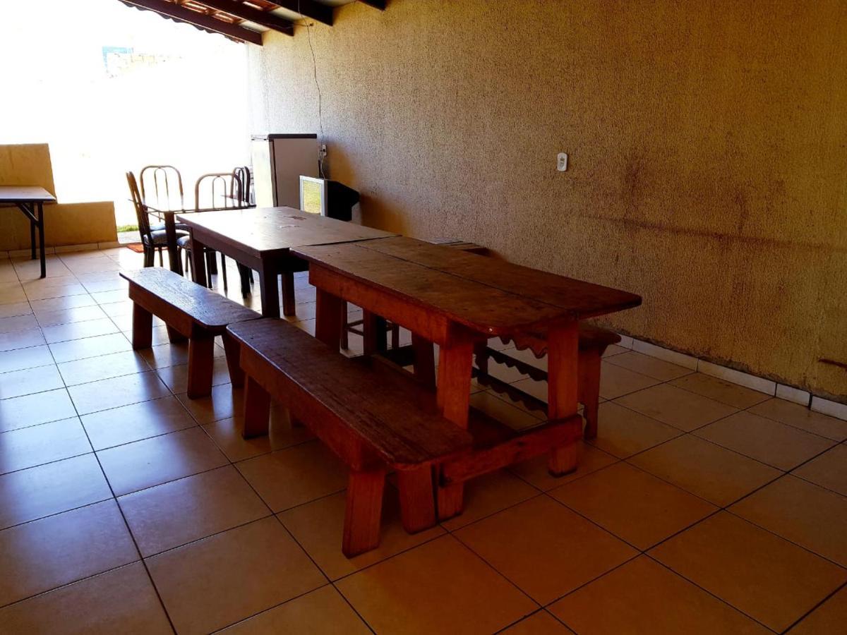 Otima Casa Caldas Novas 2 Km Do Centro Para Ate 14 Pesssoas Com Piscina Aquecida, Churrrasqueira, Wifi Esterno foto